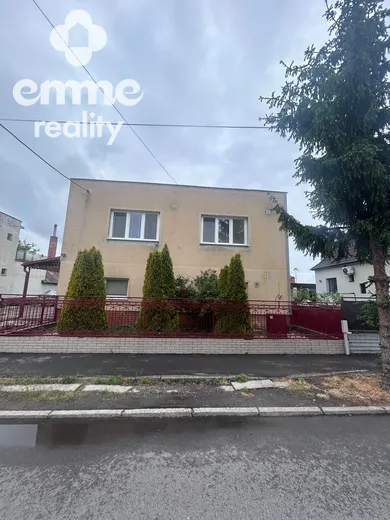 Domy na sprzedaż, 6-pokojowe, Veľký Meder · €215 000