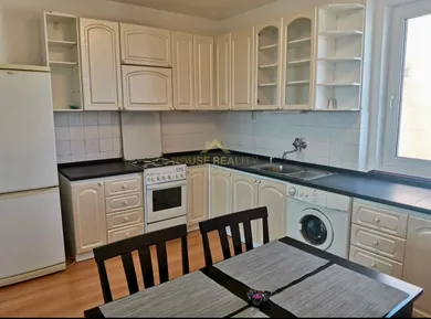 Na prenájom 3-izbový byt, 68 m², Bratislava-Nové Mesto, Rozvodná
