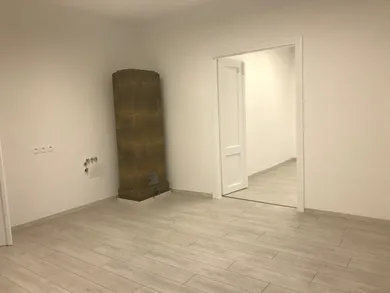 Na prenájom komerčné, 103 m², Pezinok, Moyzesova