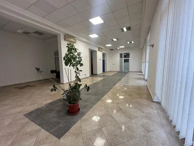 Комерційні приміщення в оренду, Bratislava-Staré Mesto · €2 100