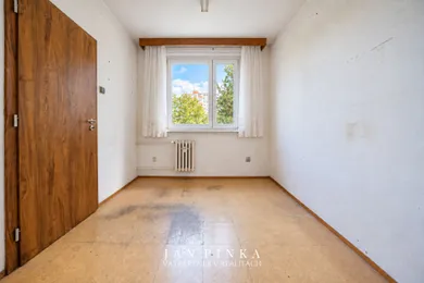 Na predaj 4-izbový byt, 73 m², Bratislava-Dúbravka, Sekurisova