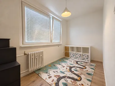 Na predaj 3-izbový byt, 48 m², Bratislava-Dúbravka, Cabanova