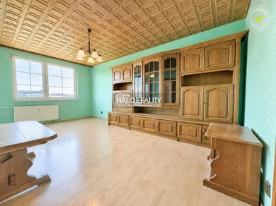 Na predaj 4-izbový byt, 79 m², Bratislava-Ružinov