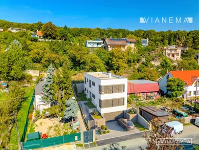 Na predaj 5-izbový dom, 220 m², Bratislava-Devín, Devínska cesta
