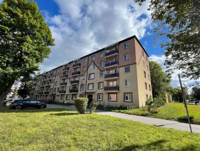 Mieszkania na sprzedaż, 3-pokojowe, Brezno · €128 000