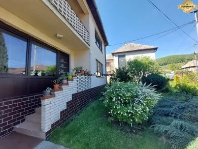 Na predaj 5-izbový dom, 250 m², Poltár