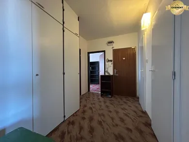 Na predaj 4-izbový byt, 77 m², Bratislava-Vrakuňa, Slatinská