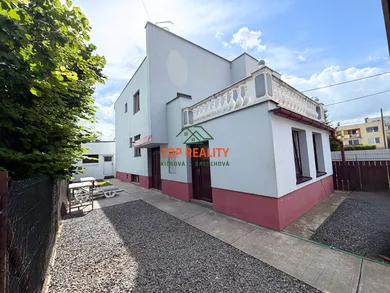 Na predaj dom, 300 m², Sládkovičovo, F. Kazinczyho