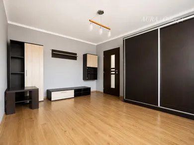 Na predaj 1-izbový byt, 32 m², Dubnica nad Váhom, Bratislavská