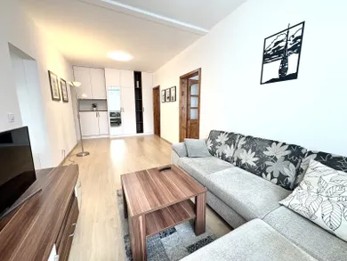Mieszkania na wynajem, 3-pokojowe, Bratislava-Petržalka · €800
