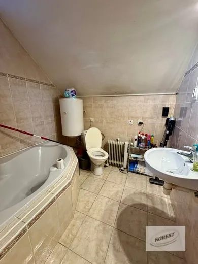 Na predaj objekt, 70 m², Kolárovo, Obchodný Rad