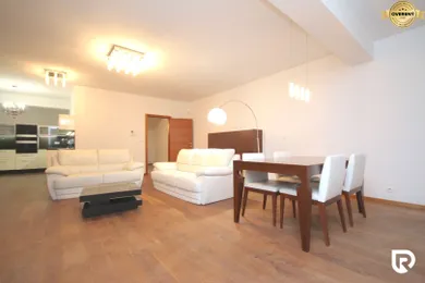 Byty na predaj 4-izbový, Trenčín · €379 900