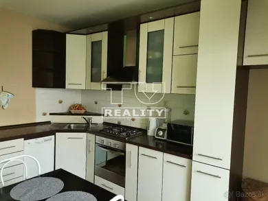 Na predaj 4-izbový byt, 100 m², Kežmarok