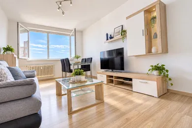 Na predaj 2-izbový byt, 55 m², Bratislava-Petržalka, Lachova
