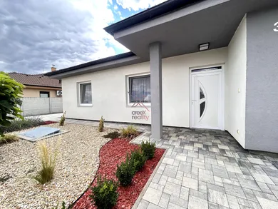 Domy na wynajem, 4-pokojowe, Dolné Lovčice · €1200