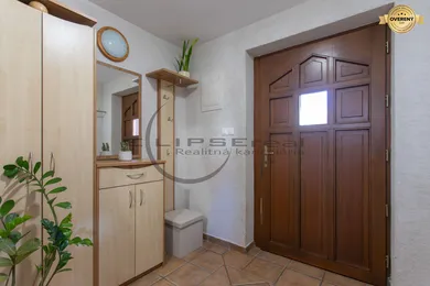 Na predaj 4-izbový dom, 178 m², Zohor