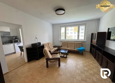 Mieszkania na wynajem, 5-pokojowe, Žilina · €1100