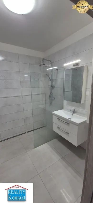 Na prenájom 1-izbový byt, 48 m², Nové Zámky