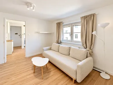 Byty na prenájom 3-izbový, Bratislava-Staré Mesto · €900