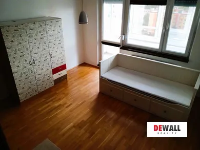 Na predaj 3-izbový byt, 75 m², Bratislava-Petržalka, Mlynarovičova