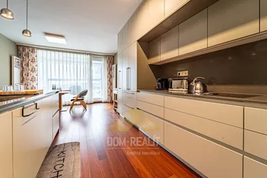 Na predaj 3-izbový byt, 72 m², Bratislava-Staré Mesto, Landererova