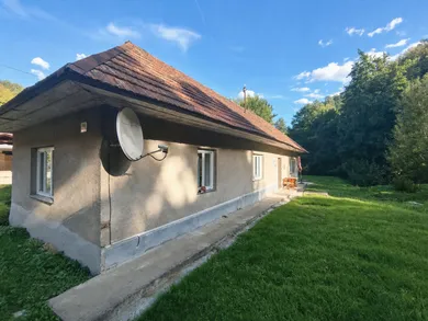 Na predaj 2-izbový dom, 80 m², Prašník, -