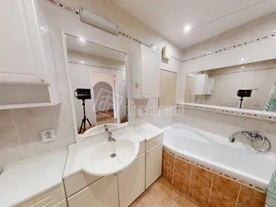Na prenájom 3-izbový byt, 73 m², Banská Bystrica, Rudohorská