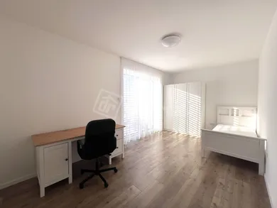Na prenájom dom v Hrubá Borša · €2 100 · Pôvodný stav