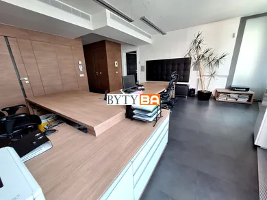 Na prenájom komerčné, 63 m², Bratislava-Ružinov, Pribinova
