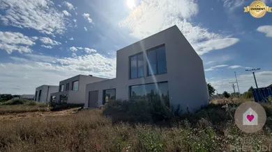 Domy na sprzedaż, 4-pokojowe, Kráľová pri Senci · €249 990