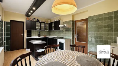 Na predaj 6-izbový dom, 260 m², Banská Bystrica
