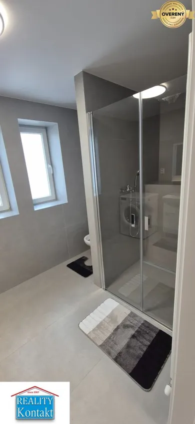 Na prenájom 2-izbový byt, 65 m², Nové Zámky, Podzámska