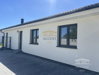 Na predaj 4-izbový dom, 128 m², Kráľová pri Senci, Hlavná