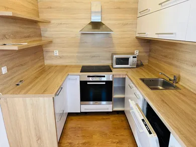 Квартиры на продажу, 2-комнатные, Svit · €183 000