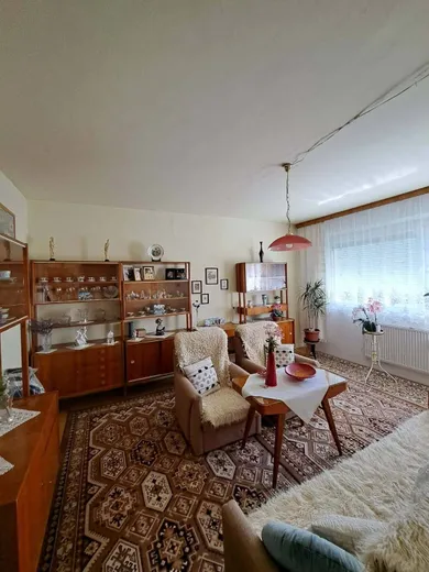 Na predaj 3-izbový byt, 64 m², Komárno, Košická ul.