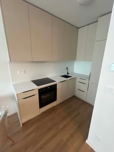 Na prenájom 2-izbový byt, 49 m², Bratislava-Staré Mesto, Mlynské nivy