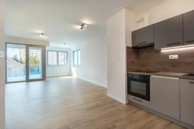 Eladó lakások, 3-szobás, Trenčín · €275 000