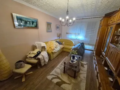 Na predaj 2-izbový byt, 68 m², Nové Zámky, Nábrežná