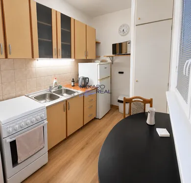 Na prenájom 1-izbový byt, 36 m², Bratislava-Dúbravka, Homolova