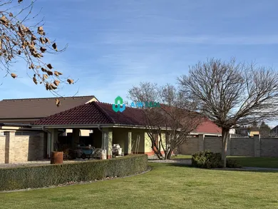 Na predaj 7-izbový dom, 162 m², Dolný Bar