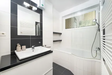 Na predaj 2-izbový byt, 70 m², Bratislava-Nové Mesto, Pod Vachmajstrom