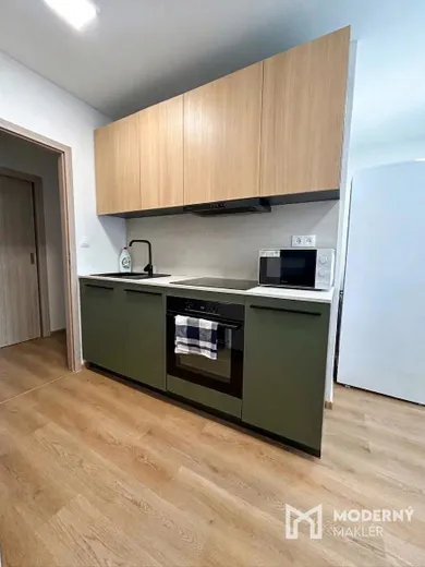 Na prenájom 2-izbový byt, 50 m², Bratislava-Ružinov, Rumančeková