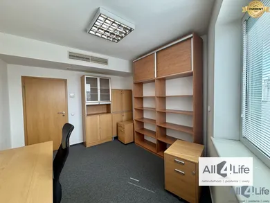Na prenájom komerčné, 134 m², Piešťany, Radlinského