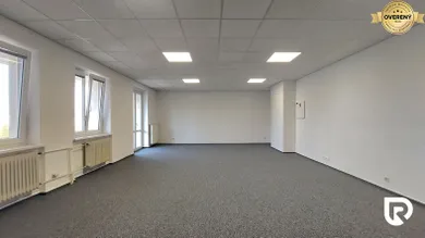 Na prenájom komerčné, 55 m², Trenčín, Kubranská