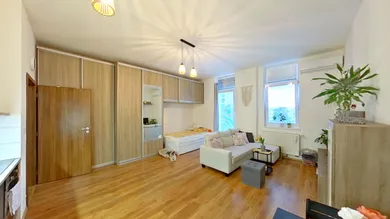 Na prenájom 1-izbový byt, 40 m², Bratislava-Vrakuňa, Poľnohospodárska