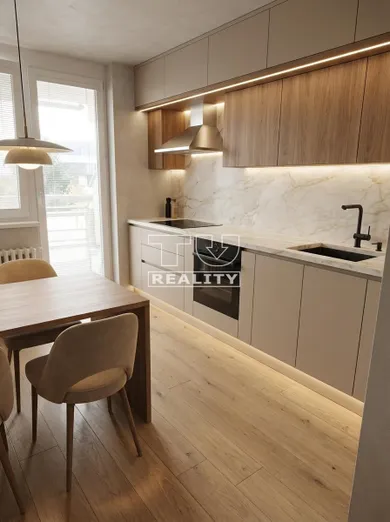 Na predaj 2-izbový byt, 76 m², Žilina