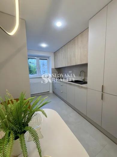 Na prenájom 2-izbový byt, 56 m², Nitra, Československej armády