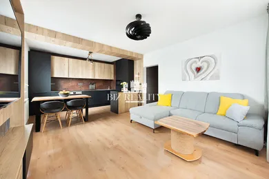 Na predaj 3-izbový byt, 70 m², Trenčín, Zlatovská