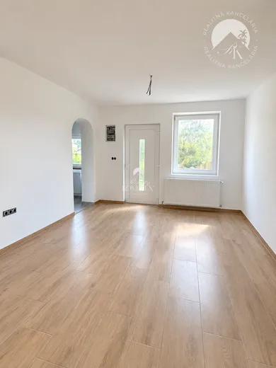 Domy na predaj 3-izbový, Okoč · €90 000