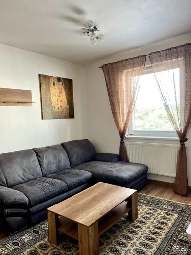 Na prenájom 2-izbový byt, 45 m², Trenčín, Odbojárov